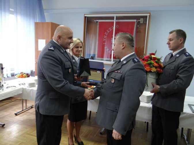STRONA 4 Zastępca Komendanta Miejskiego Policji przeszedł na emeryturę Zastępca Komendanta Miejskiego Policji w Radomiu - nadkom.