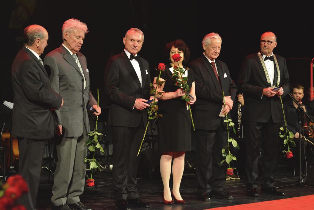 Laureaci Medalu Zasłużony dla Polskiego Towarzystwa Chirurgii Onkologicznej, od prawej: prof. Wojciech Zegarski, dr Jacek Śniegocki, prof.
