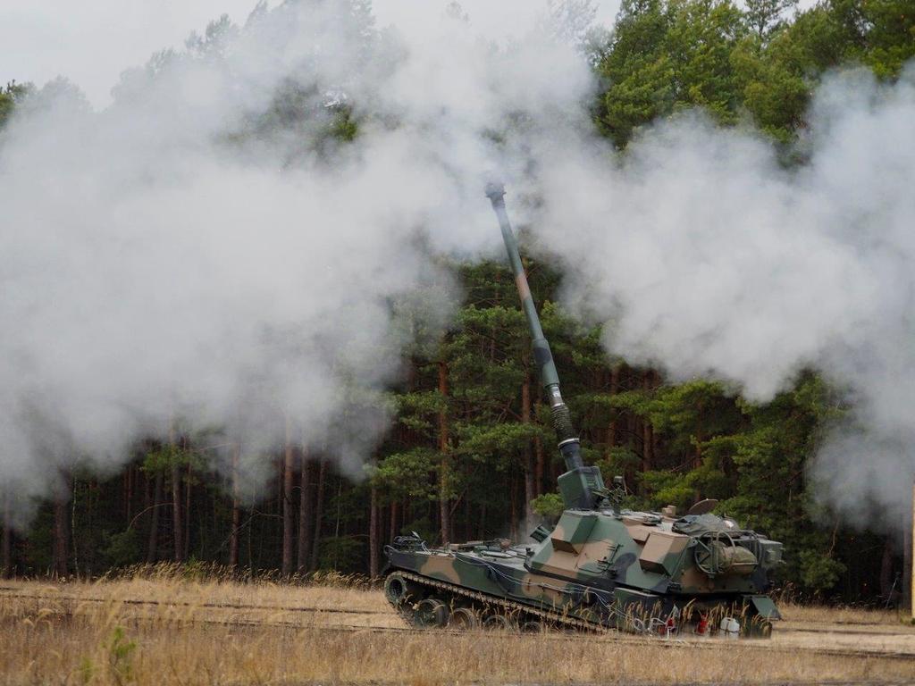 Niezmiennie czynnikiem ograniczającym tempo prac badawczych nad amunicją 155 mm są rozmiary polskich poligonów, wykluczające przeprowadzanie testów z wykorzystaniem maksymalnego ładunku miotającego,