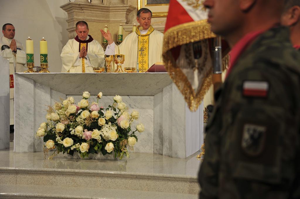 12 czerwca 2018 Msza św. dziękczynna za 25-lecie posługi ks. płk. Zenona Surmy W homilii bp Guzdek podkreślał, że ks. płk Surma jest człowiekiem zaufania.