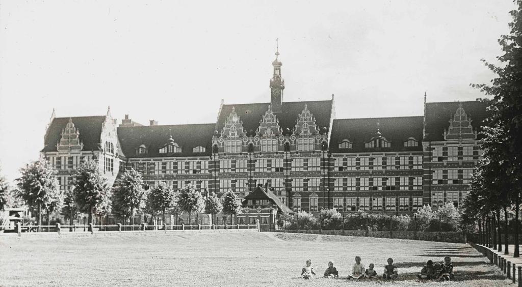 Niebawem podjęte zostały starania o utworzenie Akademickiego Aeroklubu Gdańskiego. Nazwę i status organizacji Senat Wolnego Miasta zatwierdził dopiero latem 1929 r.