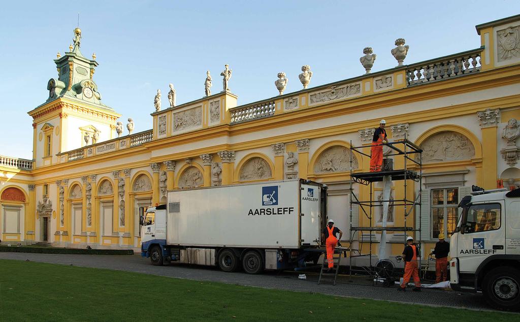 Na podstawie wykonanych prac stwierdzono, że: piony deszczowe wykonane są z rur żeliwnych Ø150 mm; rury posiadają niewielką korozję powierzchniową; na każdym pionie występuje od 5 do 7 łuków ok.