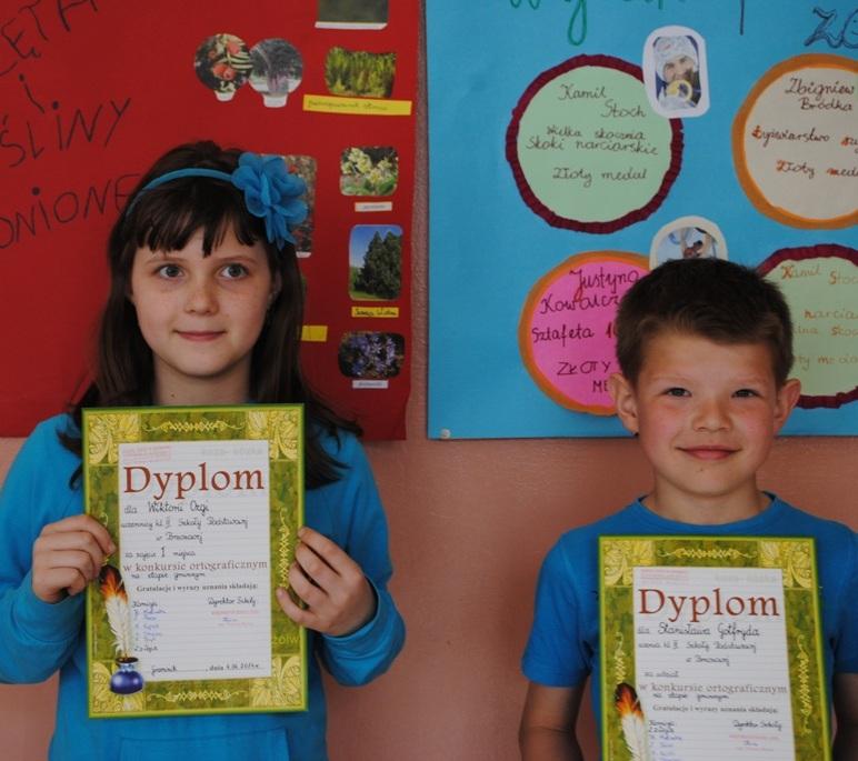 Wiktoria zdobyła I miejsce, kwalifikując się tym samym do eliminacji międzypowiatowych, które wkrótce odbędą się w Dąbrowie Tarnowskiej. (rzenka) Brawo!