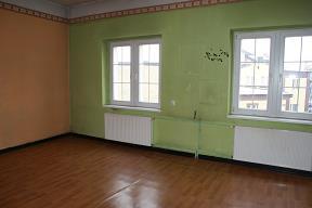 26,90 m², 4 pokój 24,38 m² ), kuchni 10,94 m², łazienki z wc 5,68 m²,
