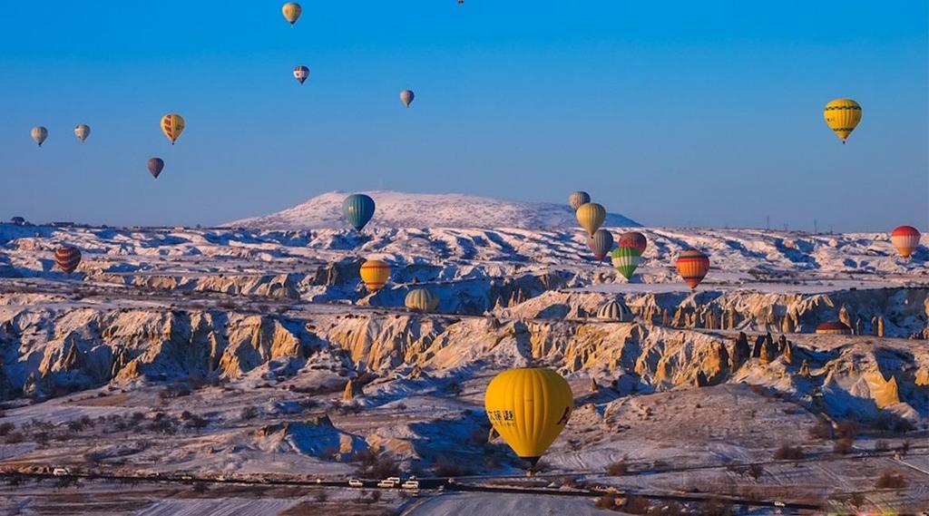 DZIEŃ 1, 17.06: PRZELOT DO KAPADOCJI Poranny wylot z Warszawy do Kayseri z przesiadką w Stambule. Po wylądowaniu w Kapadocji przejazd do hotelu. DZIEŃ 2, 18.