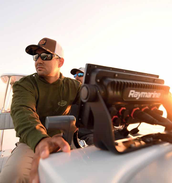 WITAJ W ŚWIECIE RAYMARINE Produkty Raymarine są wytwarzane w taki sposób, aby oferować jak najlepsze informacje nawigacyjne w postaci graficznej, a my dzięki ponad 80-letniemu doświadczeniu w