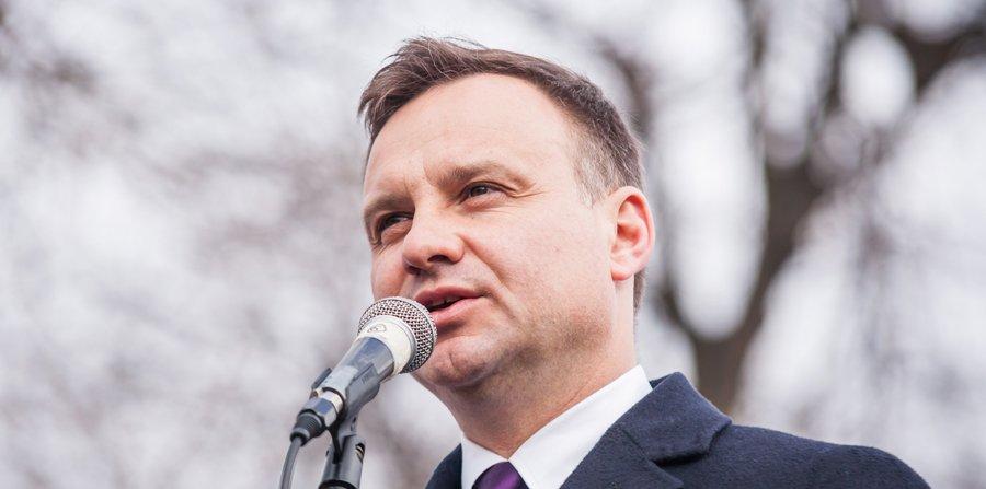 https://www. Prezydent Andrzej Duda o zasługach polskiej wsi Podczas XVIII Kongresu Gmin Wiejskich w Poznaniu prezydent Andrzej Duda wygłosił przemowę o zasługach polskiej wsi dla historii kraju.