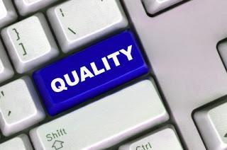 Definicja jakości oprogramowania wg ISO/IEC 9126-1:2001 *: 1. Funkcjonalność 2. Niezawodność 3. Użyteczność 4.