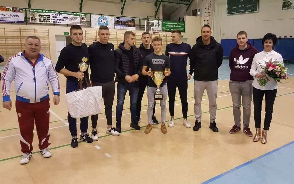 SPORT CZAPLINECKA LIGA AMATORSKIEJ HALOWEJ PIŁKI NOŻNEJ ZAKOŃCZONA 3 lutego 2019 r.