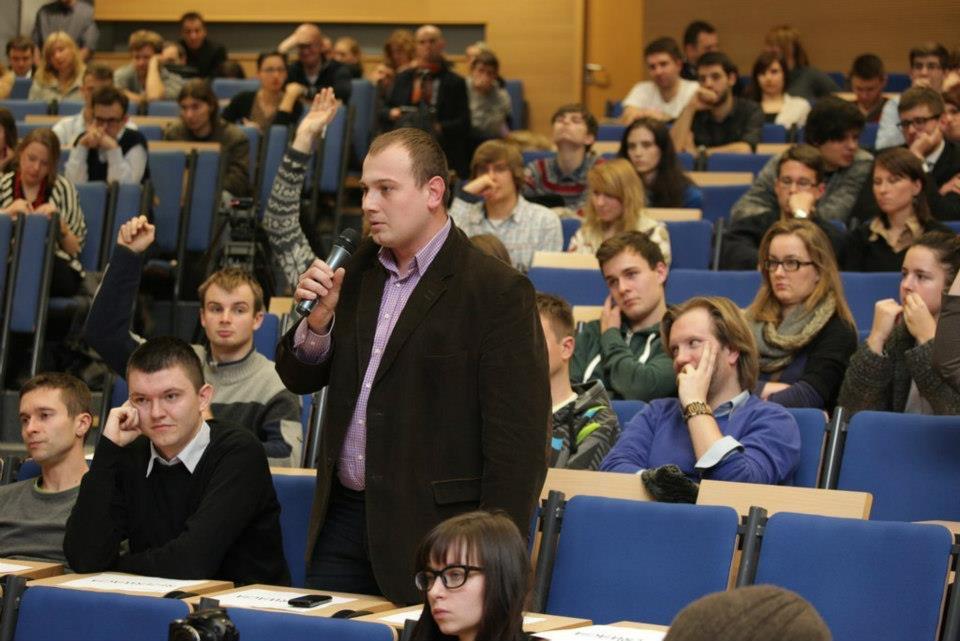 nauki i biznesu, a także studentów z całej Polski.