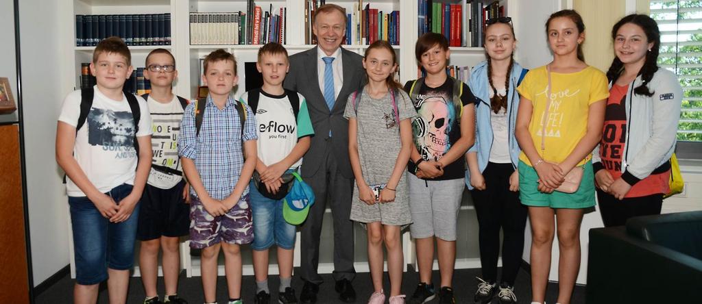 Nowiny Wydanie specjalne 02/2019 Strona 2 wwwnowiny24pl Klasy dziennikarskie Spotkanie z Ambasadorem Niemiec Nasi uczniowie rozwijają pasje dziennikarskie Od 10
