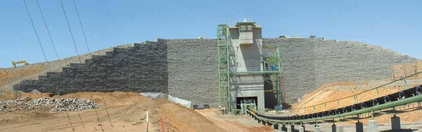 Firma Maccaferri oferuje swoim klientom szeroki zakres rozwiązań problemów dotyczących ścian oporowych i nasypów