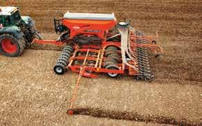 KUHN MASZYNA ROKU 2015 Caractéristiques VENTA 3020 VENTA 3520 VENTA 4020 VENTA 3030 VENTA 3530 VENTA 4030 3,00 3,43-3,50 4,00 3,00 3,43-3,50 4,00 Largeur de travail (m) Largeur de transport (m) 3,00