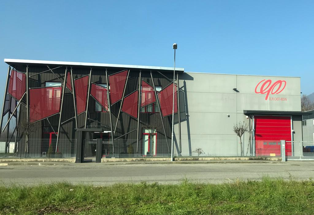 eco friendly ŻYWIC ZNE SFO TRAN RMAT O ZDZ RY RO IELCZ 69 Firma ELETTROMECCANICA PIOSSASCO powstała w wyniku transformacji firmy Elettromeccanica Luparia założonej na początku lat 50.