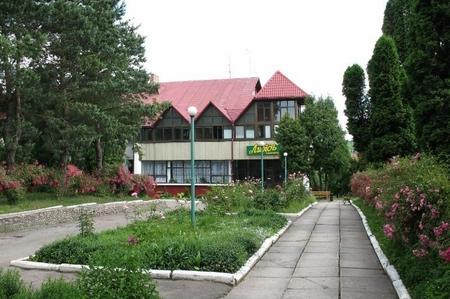 dojazdem wasnym Transport: