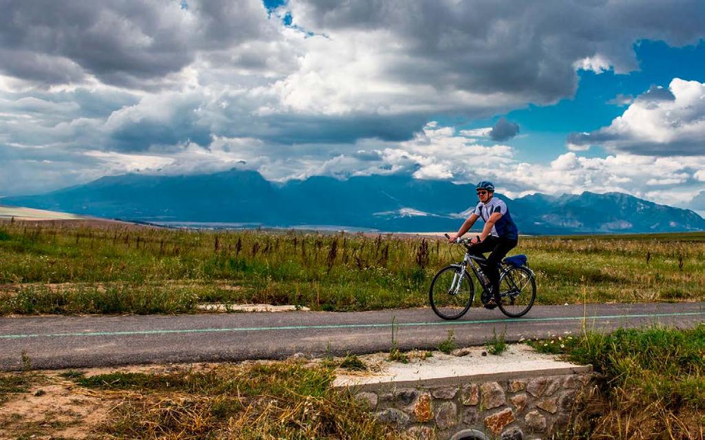 EZÚS TATRY VEDÚCI PARTNER 250 KM CYKLISTICKÉHO DOBRODRUŽSTVA Výstavba 250 km cyklistických chodníkov prechádzajúcich územím Poľska a Slovenska, ktoré tvoria okruh okolo celých Tatier, je projekt