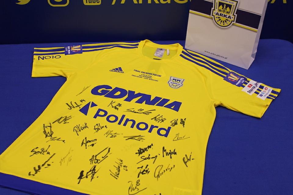 Spośród wielu licytacji fani sportu także znajdą coś dla siebie.
