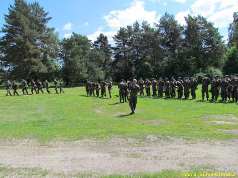 Żołnierzom rezerwy odbywającym ćwiczenia wojskowe przysługuje za każdy dzień trwania ćwiczeń uposażenie zasadnicze według stopnia wojskowego: - szeregowym 70 zł.