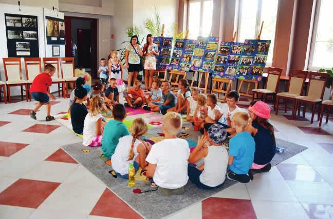 Życie radomskie region/miasto STRONA 9 Wakacje w gminie Zakrzew O BEZPIECZEŃSTWIE DZIECI NIGDY ZA DUŻO Gminna Biblioteka Publiczna w Zakrzewie jest organizatorem zajęć wakacyjnych dla dzieci.