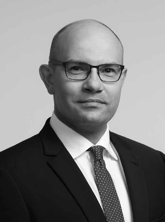Rozmowa z Panem Arturem Kosickim Marszałkiem Województwa Podlaskiego Zawsze będę miał w sercu Łapy Prawnik, wykładowca, społecznik, sportowiec i nie tylko Z pewnością swoim doświadczeniem i dorobkiem