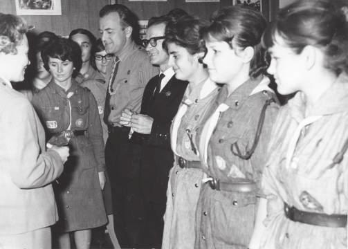 Rok 1962/1963 Wrzesień 62 W nowym roku harcerskim pracę rozpoczęło 141 drużyn, w tym 55 drużyn zuchowych.