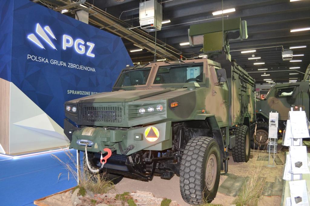 system wykrywania i naprowadzania. Przy czym gotowy do wykorzystania jest zarówno tor optyczny jak i radiolokacyjny.