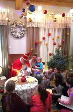 Mikołaj, otrzymały imienne życzenia od Mikołaja, oglądały film o tematyce świątecznej oraz jako pomocnicy Mikołaja wykonywały samodzielnie