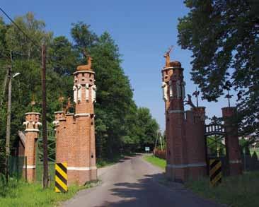 Brama Zwierzyniecka Pałac w Balicach rezydencja pochodząca z XVI wieku, gruntownie przebudowana w latach 1887 1894, z zabytkowym parkiem w stylu ogrodu włoskiego.