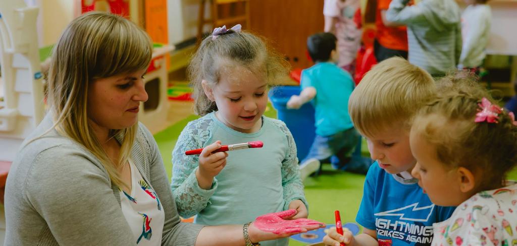 szkoli ma ponad 20 pomieszczeń zaprojektowanych w taki sposób, by najmłodsi chętnie z nich korzystali, jednocześnie ucząc się samodzielności.