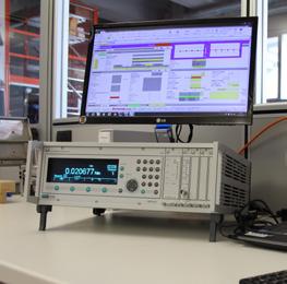 obrotowe przetworniki momentu obrotowego Mechaniczne klucze dynamometryczne Zgodność z procedurami: DIN 51309 DKD-R 3-7 DKD-R 3-8 Test zdolności maszyny i wewnętrzna akredytowana