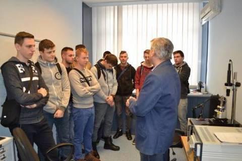 : 343250-795 Temat nr 6 Badanie materiałów czyli zajęcia z inżynierii materiałowej W ramach zajęć uczestnicy zapoznają się z