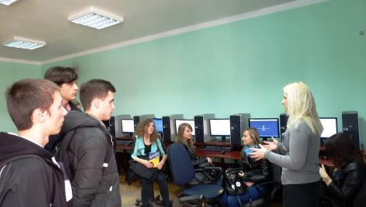 Temat nr 12 Inżynieria Bezpieczeństwa i higiena pracy Tematy zajęć do wyboru: 1. "Halo, Centrum Zarządzania Kryzysowego, słucham?