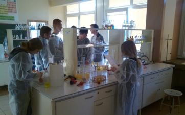 Zwiedzanie laboratorium lewitacyjnego topienia