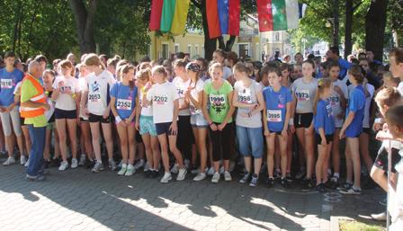 28 SPORT W ramach Igrzysk Młodzieży Szkolnej Gminy Podegrodzie odbyły się już zawody: 1. Indywidualne biegi przełajowe; 2.