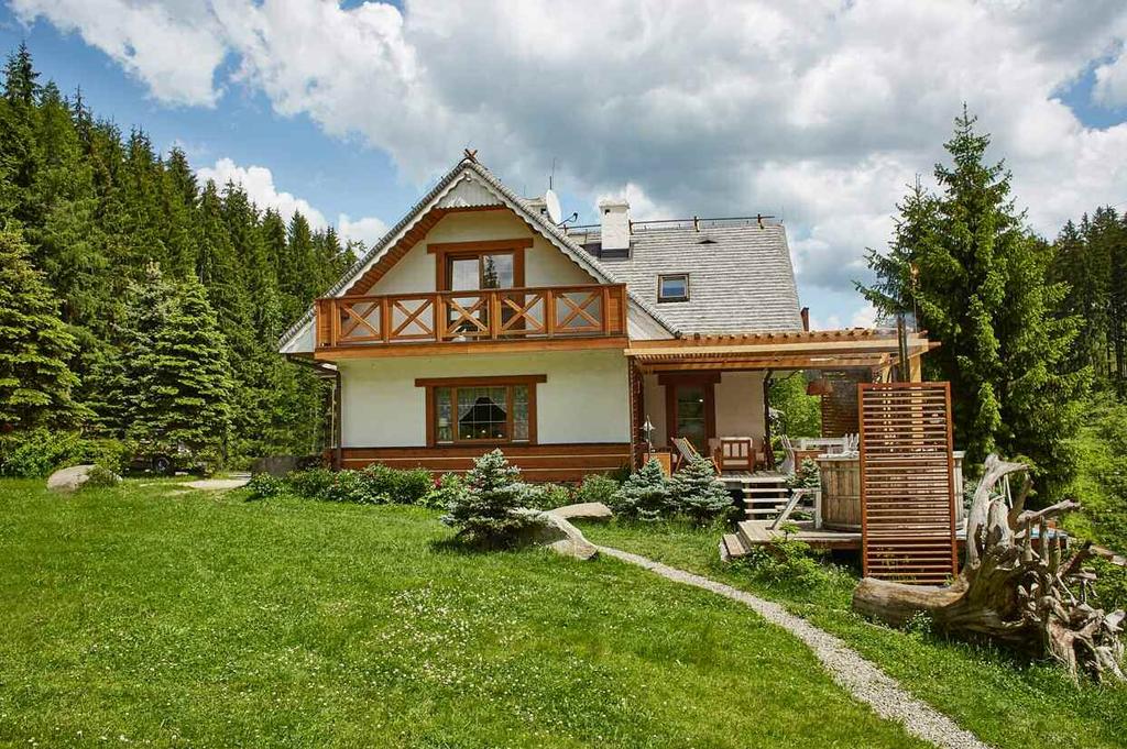 BESKID ŚLĄSKI Nad potokiem Ewa i Krzysztof lubią Prowansję i chcieli mieć dom jak z francuskiej prowincji, Ale na widoki z