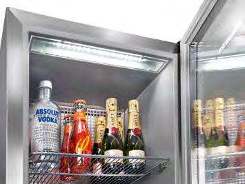 mechaniczne, sterowanie cyfrowe na zewnątrz Chłodziarka 1 strefa temperatury z możliwością regulacji od +2 C do +10 C 3 półki włączone na stałe, przyciemniane Ocynkowane ruszty CMes 502
