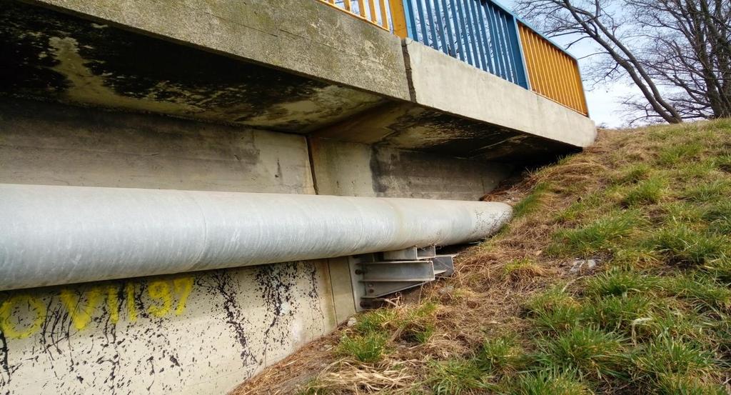 mm na moście, długość mostu 180m 0,15m od kapy