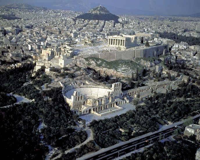 Miejsca, które warto zobaczyć Ateny stolica i największe miasto Grecji.