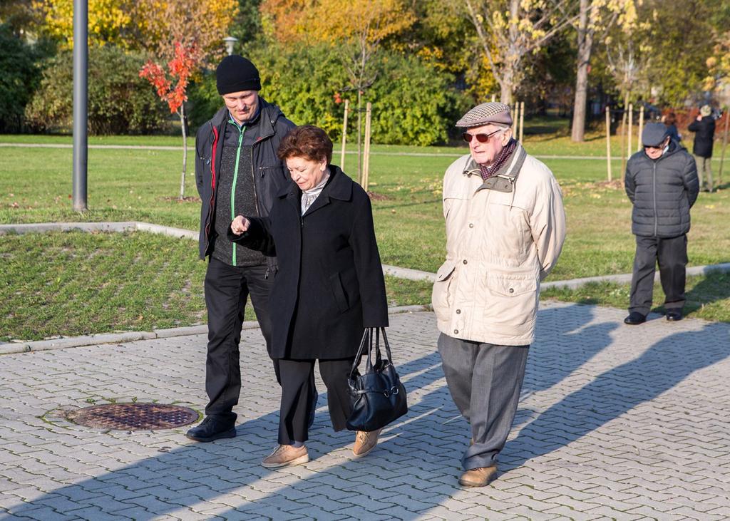 Nasz łódzki opiekun zabrał nas autem do centrum handlowego o nazwie Manufaktura, które mieści się w obszernych budynkach pofabrycznych, zbudowanych z czerwonej cegły.