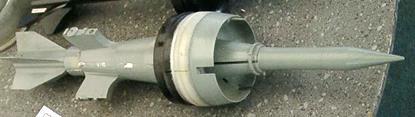 (Wikipedia) 600-650 mm RHA Rys. 14. Czołg T-90 wraz z amunicją podkalibrową BM 46 - poziom technologiczny lata 90-te. (Wikipedia) Fig. 14. Tank T-90 with kinetic ammunition BM 46 - technology of 90-ties.