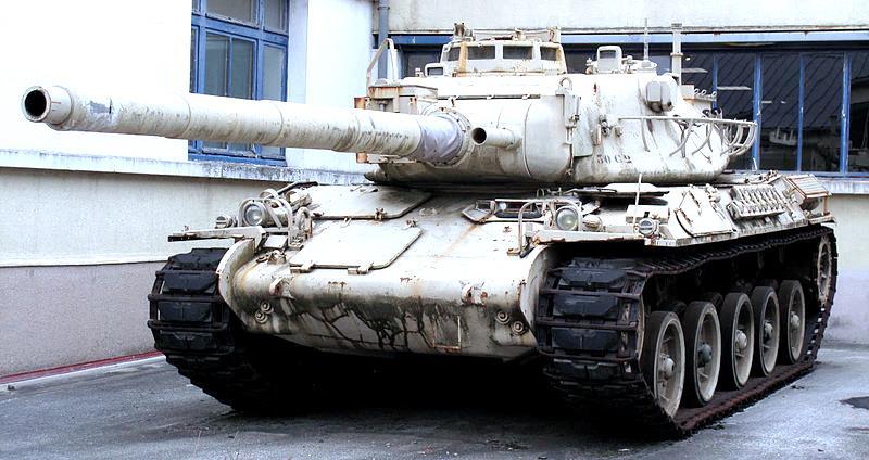 Od góry: czołg sowiecki T-55, czołg niemiecki