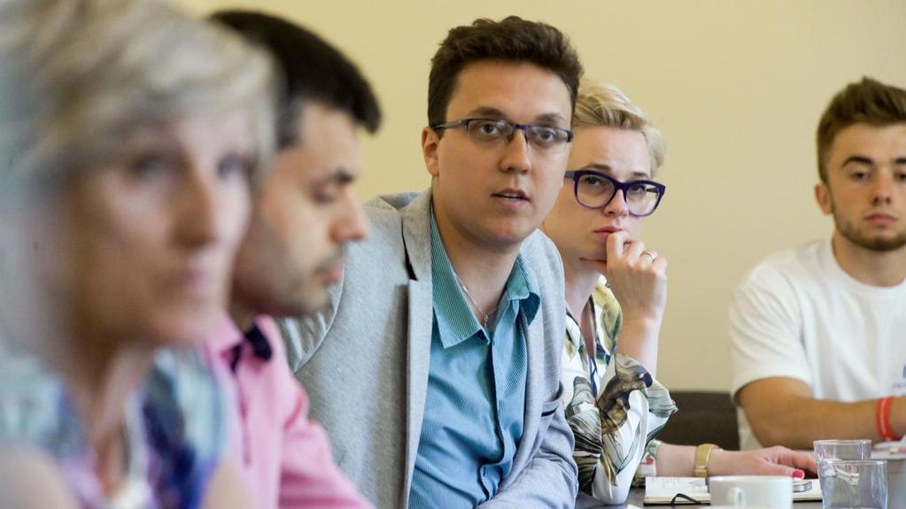 Kmieć. Uczestnicy otrzymali poczęstunek kawowy oraz wydrukowane komplety materiałów zawierające projekt konsultowanego regulaminu oraz formularz uwag.
