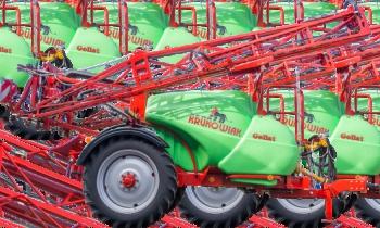 CENNIK DETALICZNY 2018/2019 Ważny od dnia 1 grudnia 2018 OPRYSKIWACZE PRZYCZEPIANE GOLIAT Wyposażenie: sterowanie elektryczne układem cieczowym * sterowanie elektryczne hydrauliką * rozwadniacz