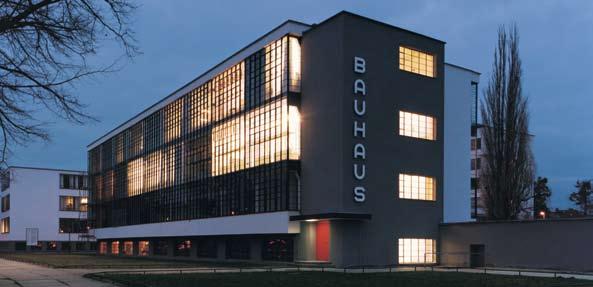 REFERENCJE REFERENCES Odwaga wypróbowania w architekturze nowych rozwiązań; świadomość, że dobry wygląd jest sumą wielu prób i dobrych pomysłów; uznanie dla najwyższej jakości przejawiającej się