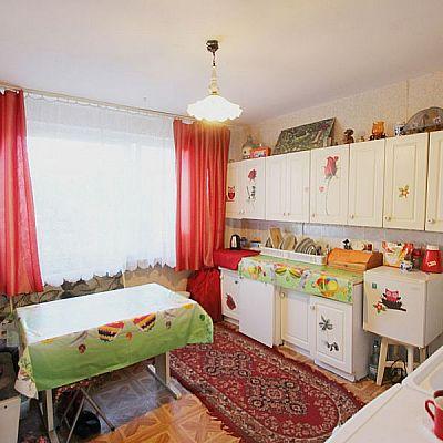 Mieszkanie o powierzchni 66 m2 plus dwa garaże jeden z nich z bramą na pilota.