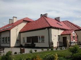 Branżowa szkoła I stopnia Lp. Symbol Nazwa zawodu 1. 722204 Ślusarz szkoły 2. 723103 Mechanik pojazdów 3. 613003 Rolnik 4. 512001 Kucharz 5. 514101 Fryzjer 6. 752205 Stolarz 7. 741103 Elektryk 8.
