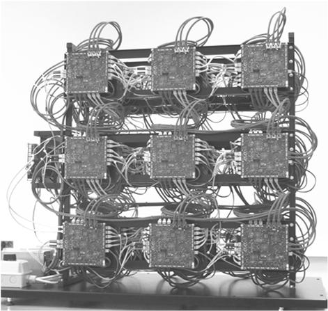 Realiacja elektronicna Urądenie mdll wykonano w taki poób, aby można było prawdić opracowane koncepcje kalowalności mayny i poobu preyłania informacji pomiędy ąiadującymi komórkami operacyjnymi.