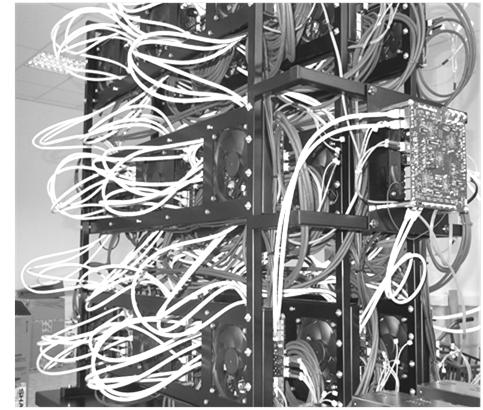Składa ię ona 3 pionowych, równolegle do iebie ułożonych paneli, na których równomiernie romiecono po 9 płyt PCB.