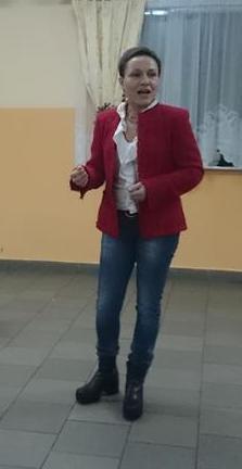 Agnieszka jest absolwentką Wydziału Instrumentalnego i Wydziału Wokalnego Państwowej Szkoły Muzycznej II st. im. F.
