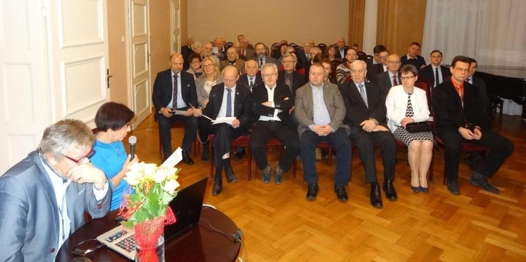 Maria Hanak i Jacek Pala przygotowali ciekawy wykład pt. Gruzja i Armenia, dotyczący kultury, architektury, zabytków i zwyczajów w tych krajach.